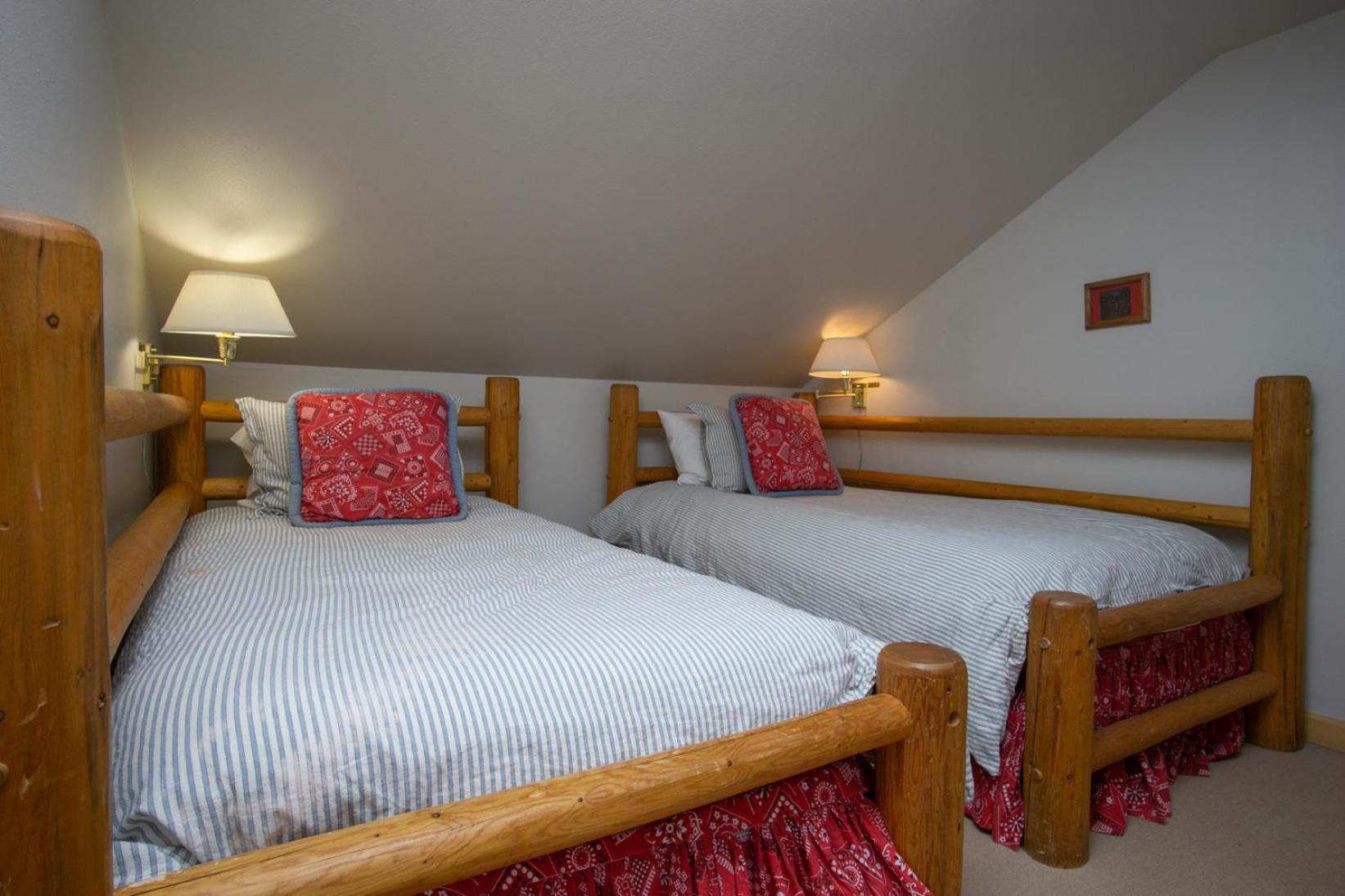 Kutuk Condominiums Steamboat Springs Room photo
